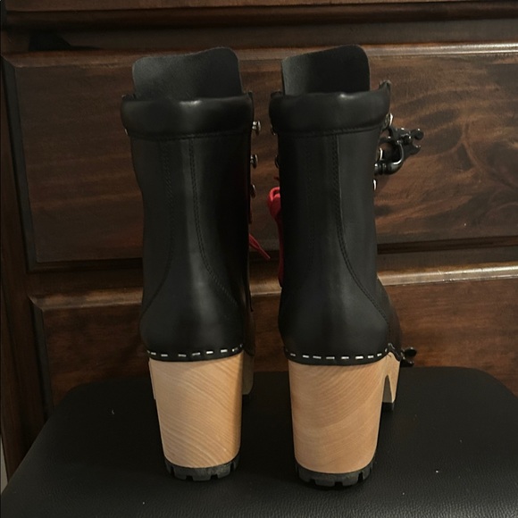 Swedish Hasbeens Red Lace-Up Women's Boots. Size 37. - Picture 5 of 8